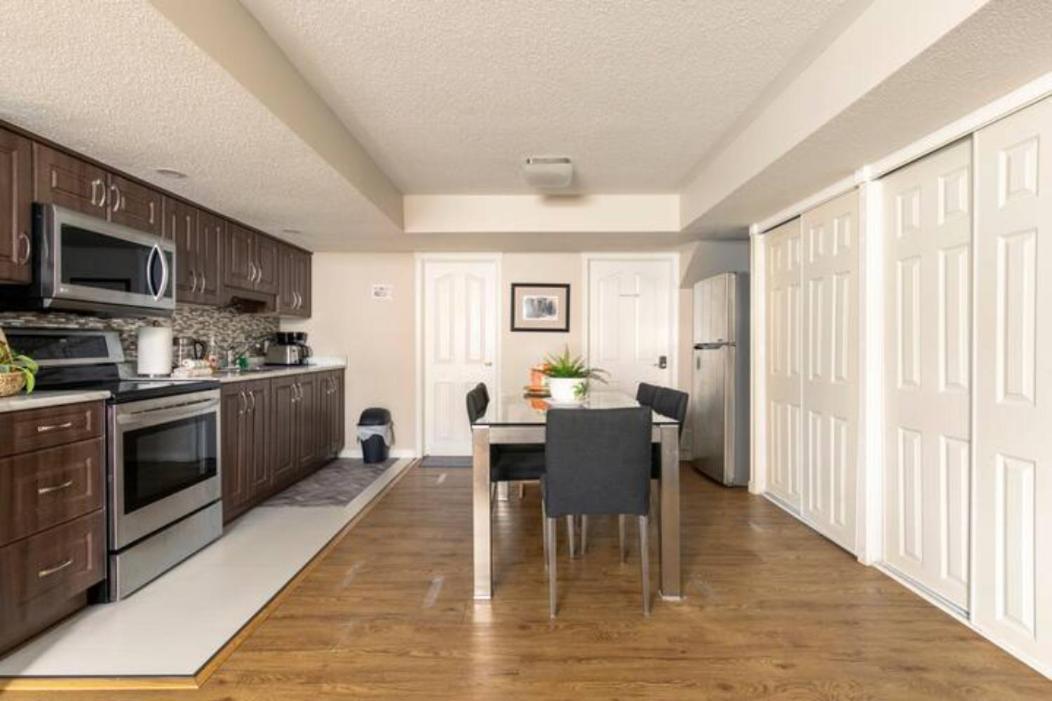 אוטווה Self Check-In Spacious Apartment With Full Kitchen מראה חיצוני תמונה