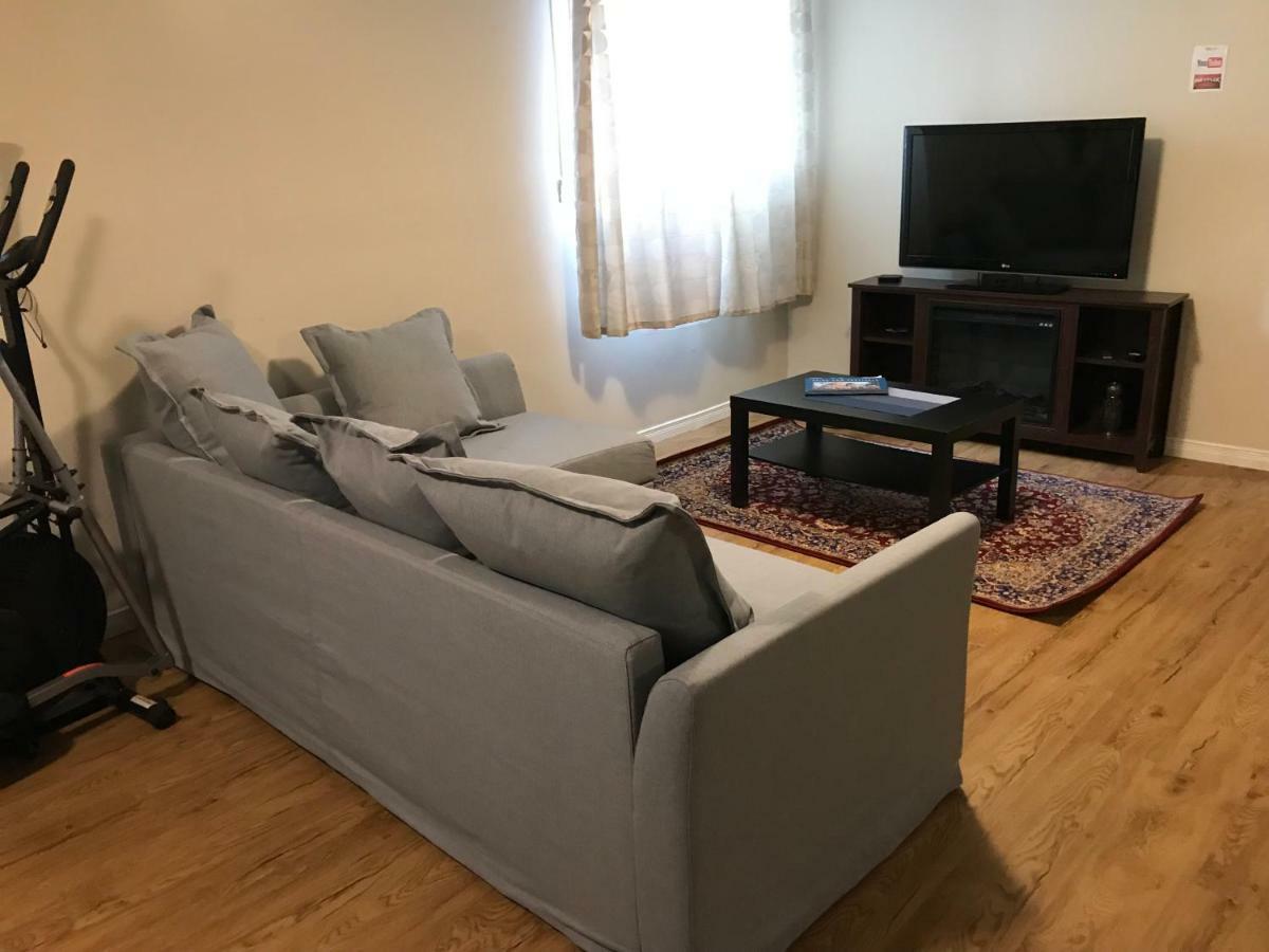 אוטווה Self Check-In Spacious Apartment With Full Kitchen מראה חיצוני תמונה